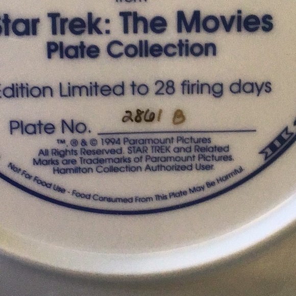 Star Trek THE MOVIES PLATE COLLECTION - Picture 3 of 5